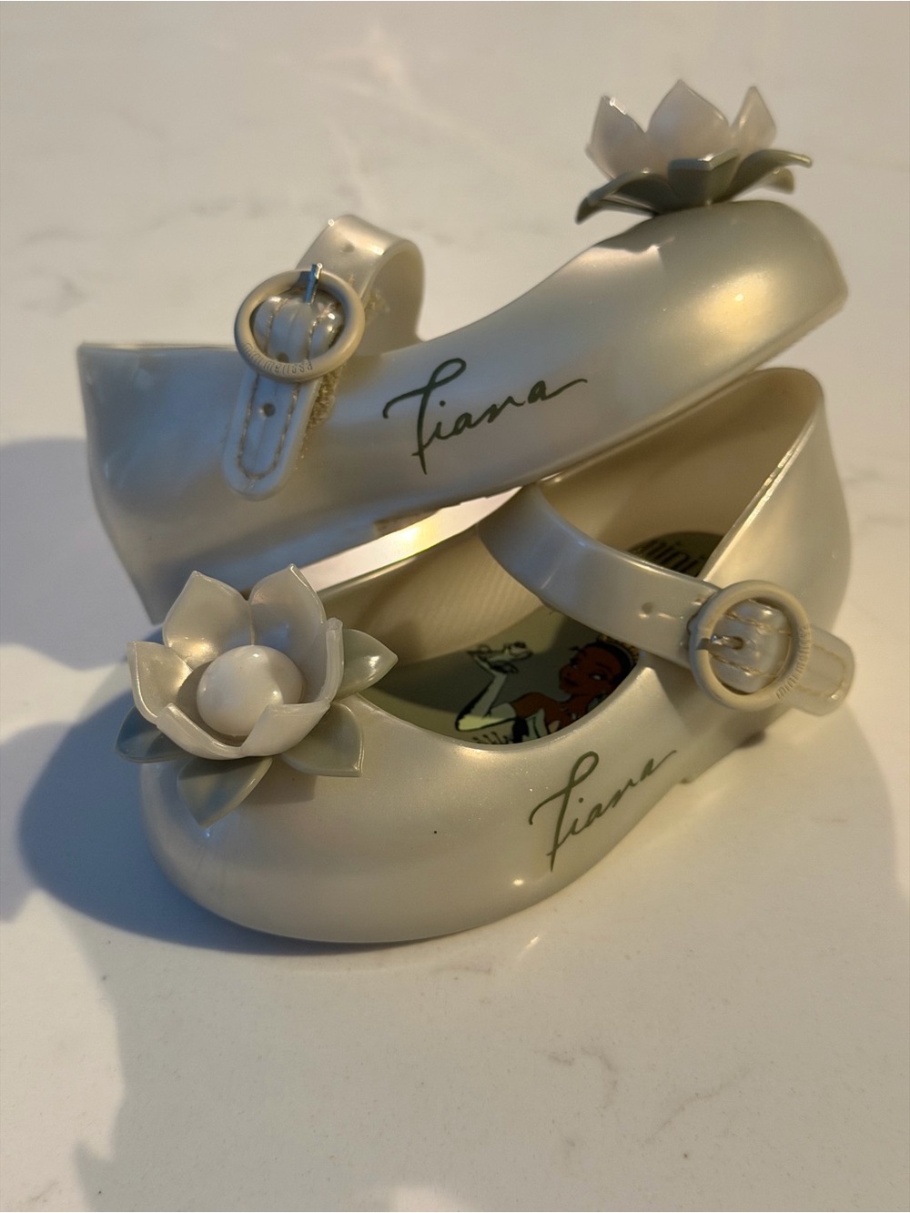 Mini Melissa Pearl Cream Mary Jane Shoes with Lotus Detail - Princess Tiana